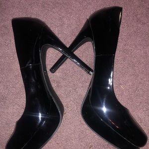 Platform black patent pumps